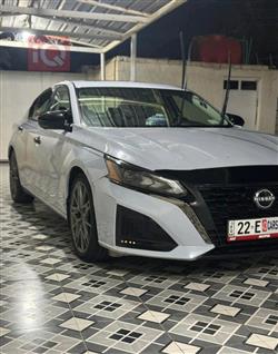 نيسان ألتيما